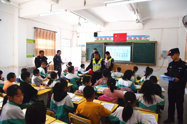 3月8日走进水口中心小学 (3).JPG