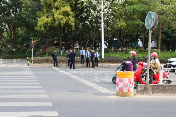 兴宁市检察院开展道路交通安全整治“回头看”活动.JPG